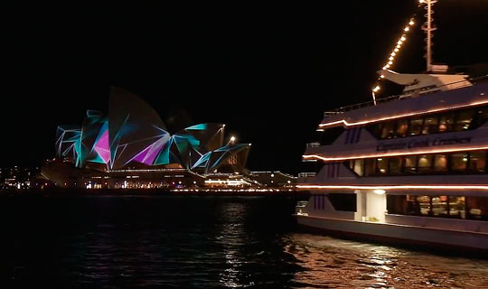 Ночной вид Сиднейского оперного театра