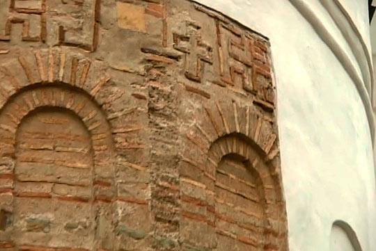 Кладка стен собора