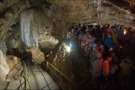 Новоафонская пещера — замечательное зрелище