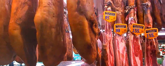 Мясо на рынке Бокерия